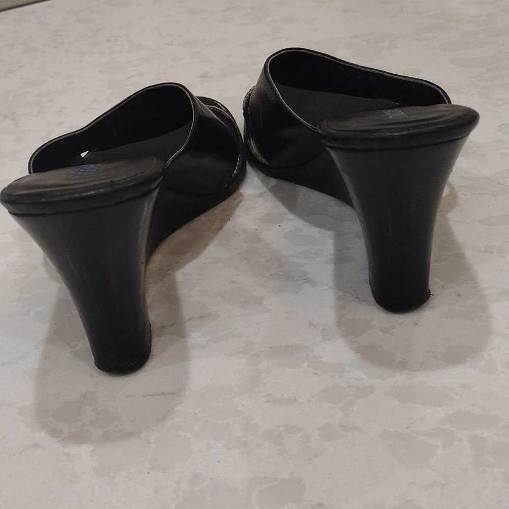 Nicole Black Leather Wedge Sandals. Size 7 1/2 M - Picture 3 of 5